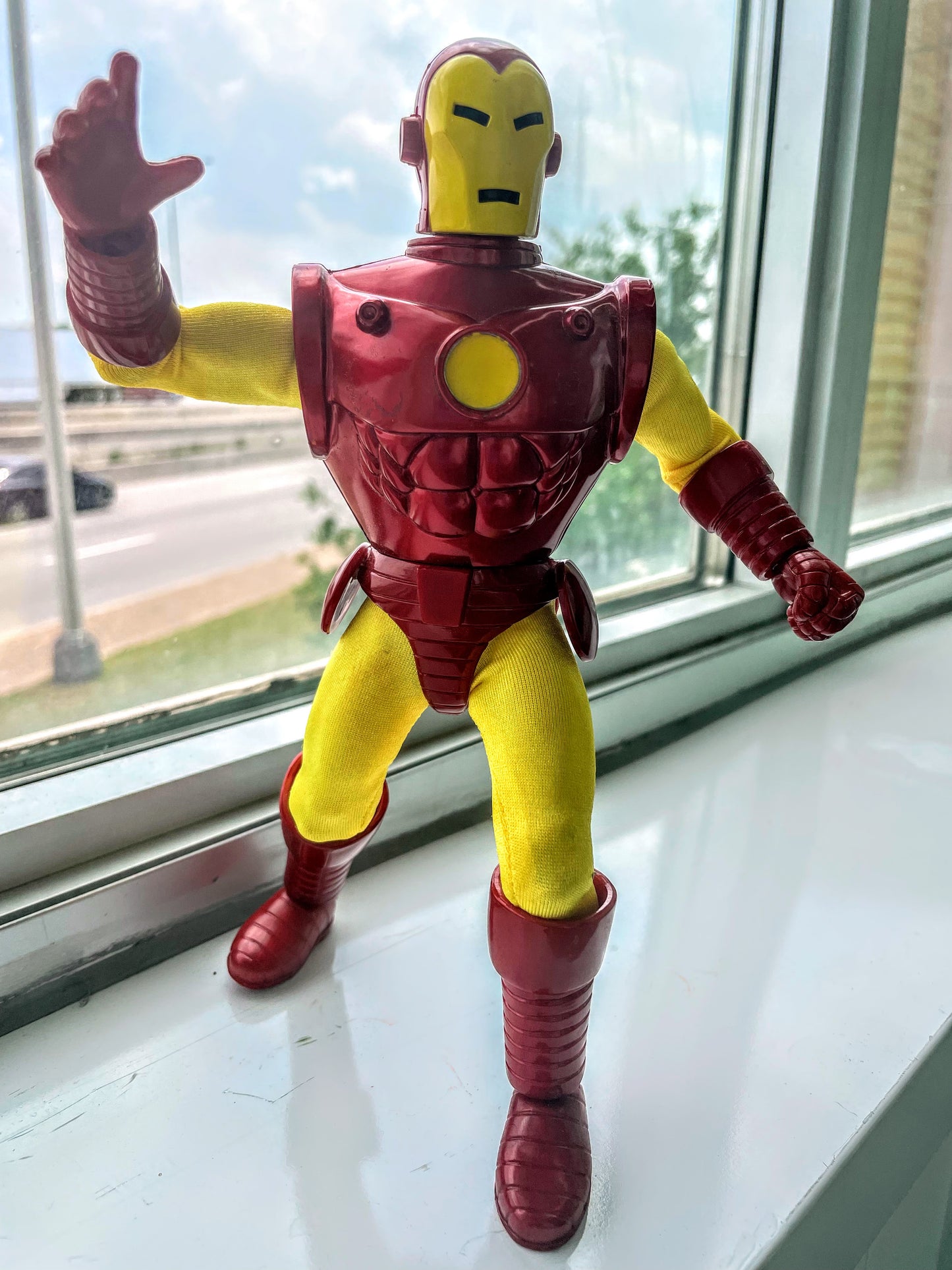 Famous Covers: Iron Man