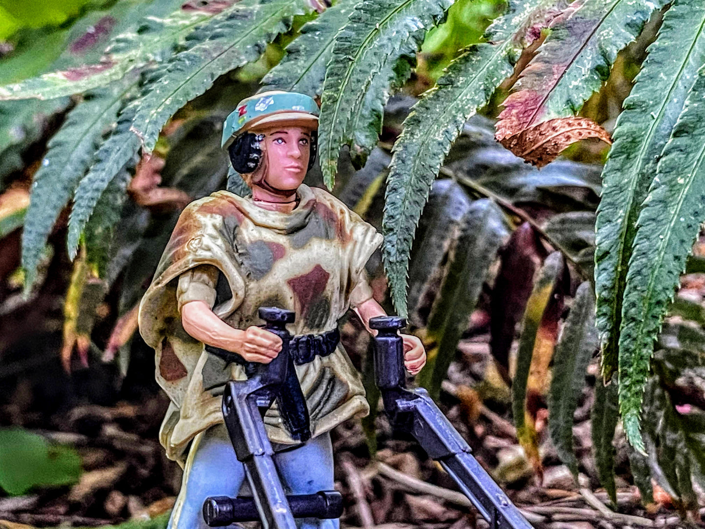 POTF Speeder Bike with Princess Leia Organa in Endor Gear