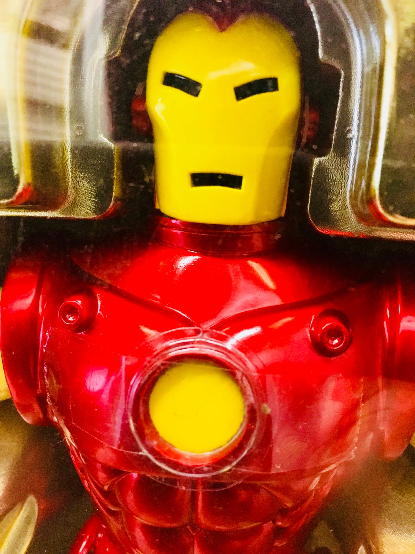 Famous Covers: Iron Man