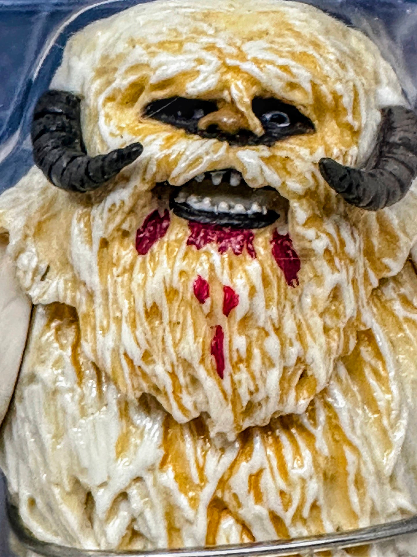 Empire Strikes Back: Deluxe Hoth Attack Wampa w/Hoth Cave