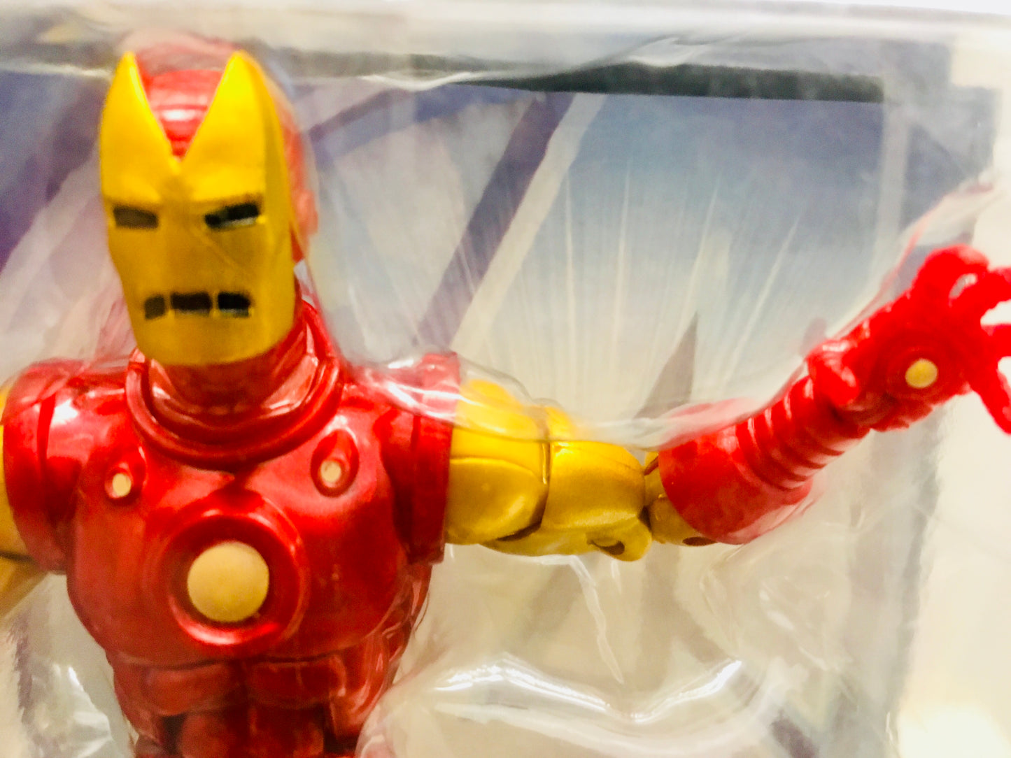 Hasbro Marvel Legends Classic Iron Man
